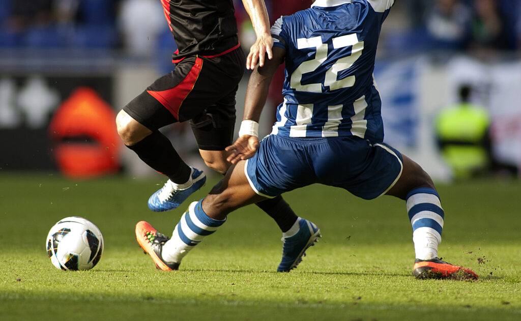 Lesão do ligamento cruzado anterior LCA  joelho futebol